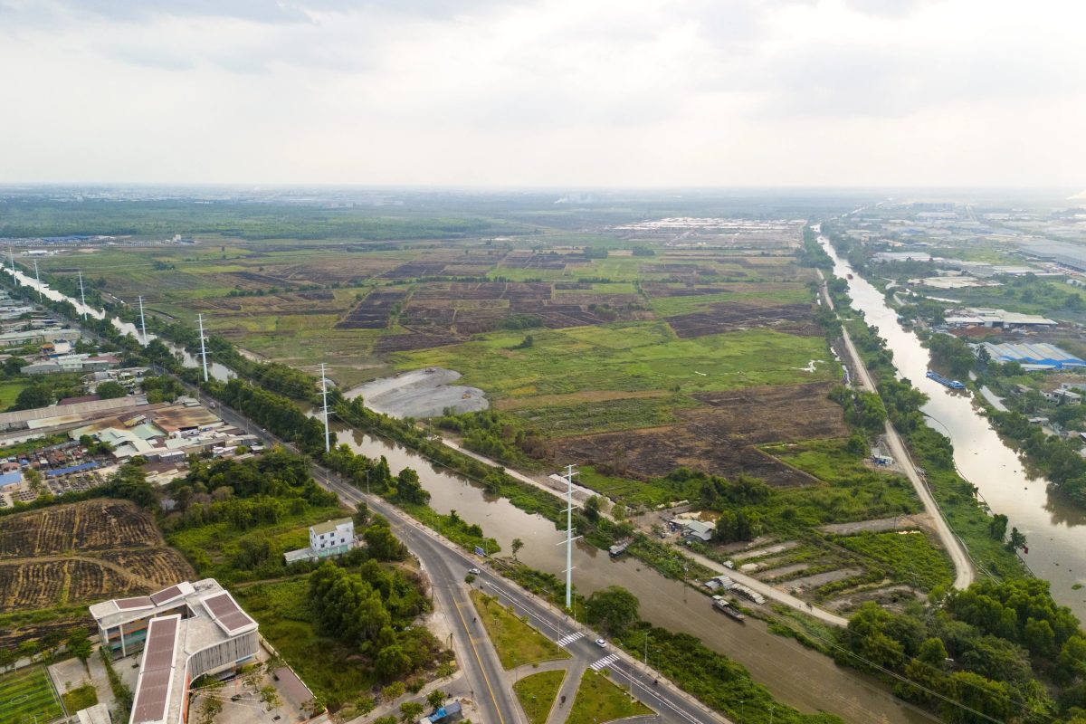 Phối cảnh tổng thể khu đô thị Đại học Quốc tế với không gian xanh và hồ nước